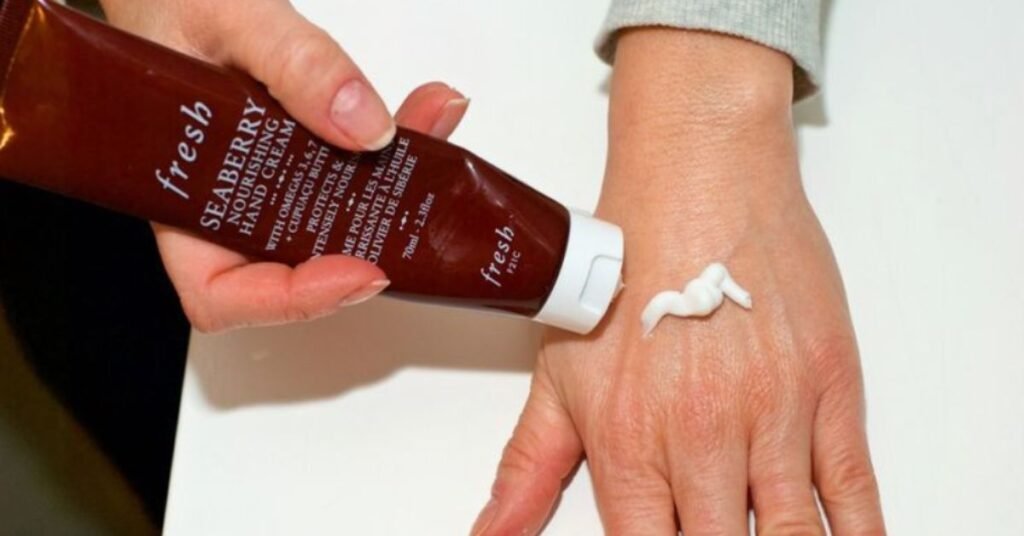 Skin Care Routine for Dry Skin dry skin (2)